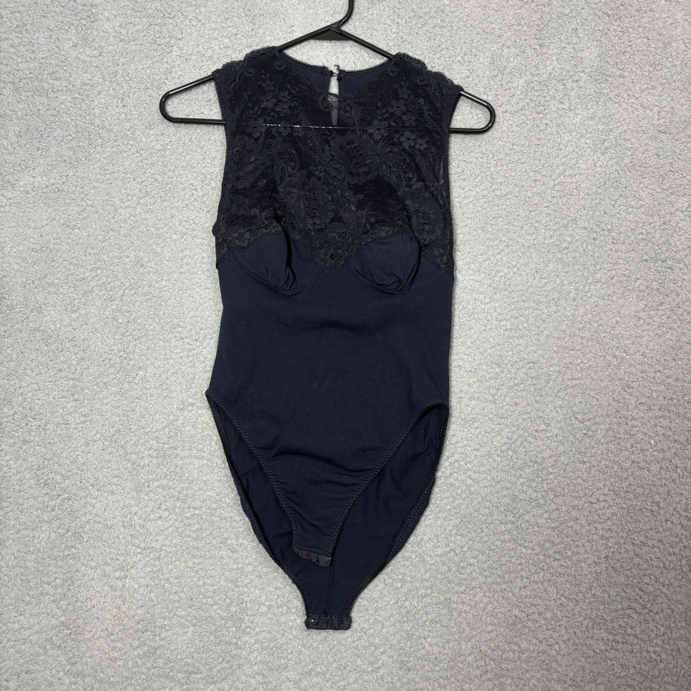 Victoria's Secret Black Lace High Neck Sleeveless Bodysuit Small‎ 125-039-093
